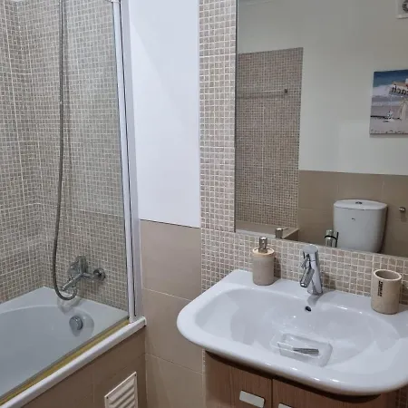 Marinho - 2 Bedroom 2 Bathroom Ground Floor With Communal Pool And Gardens Apartment Conceicao (Faro)