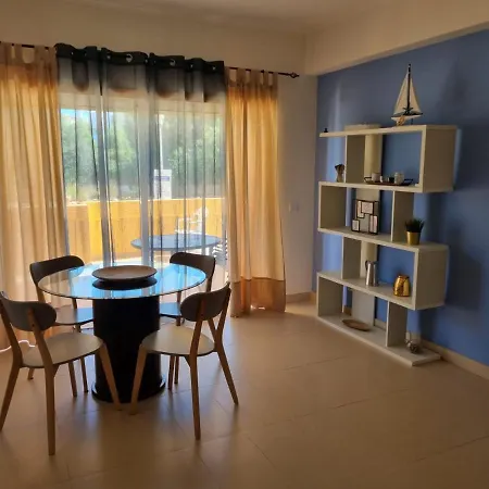 Marinho - 2 Bedroom 2 Bathroom Ground Floor With Communal Pool And Gardens Apartment Conceicao (Faro)