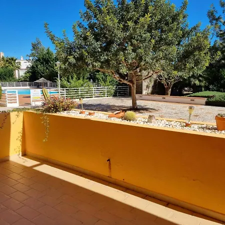 Marinho - 2 Bedroom 2 Bathroom Ground Floor With Communal Pool And Gardens